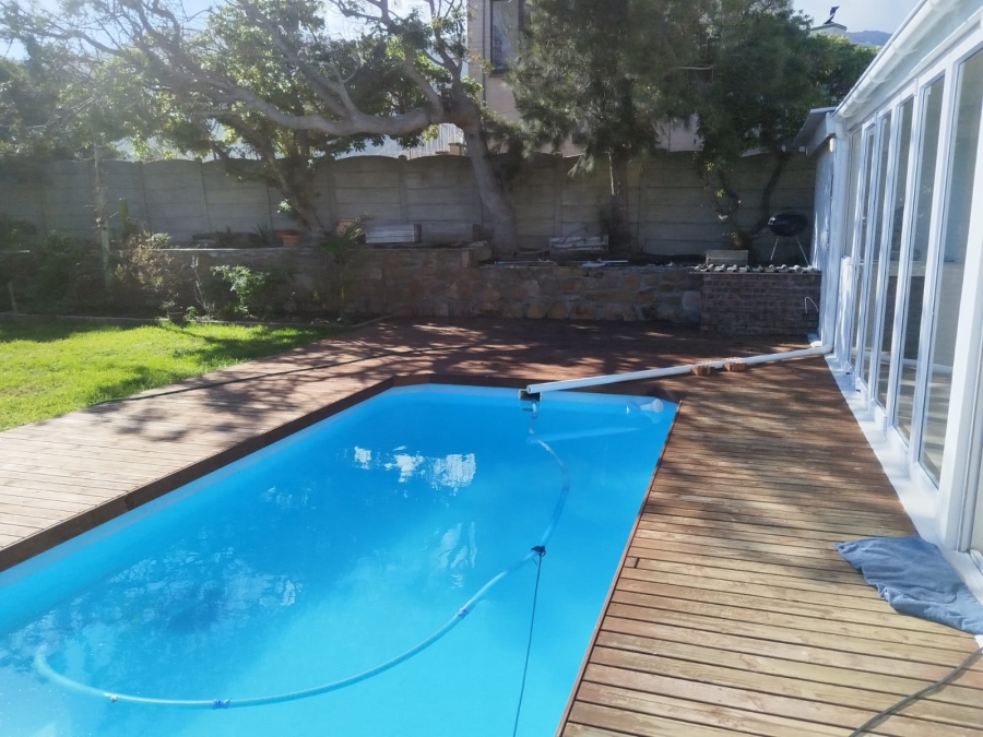 To Let 3 Bedroom Property for Rent in Fish Hoek Western Cape